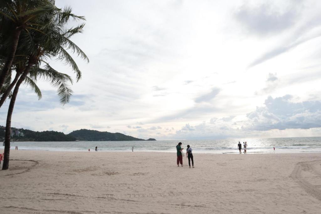 Oyo 292 The Oddy Hip Hotel Patong Esterno foto