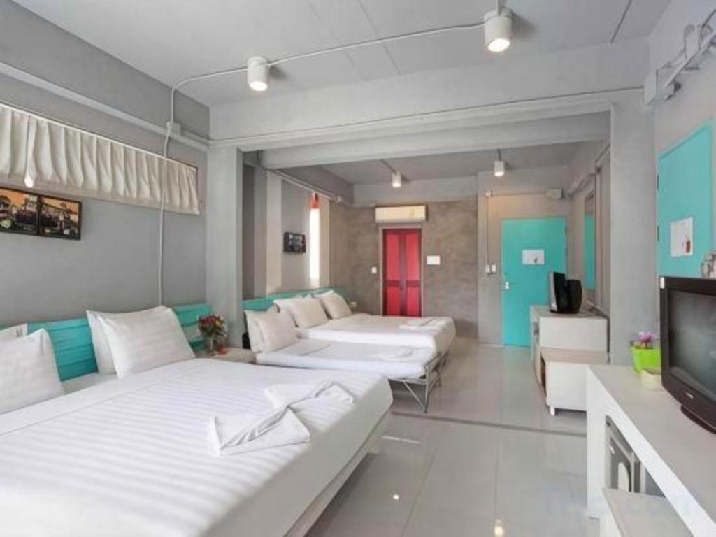Oyo 292 The Oddy Hip Hotel Patong Esterno foto
