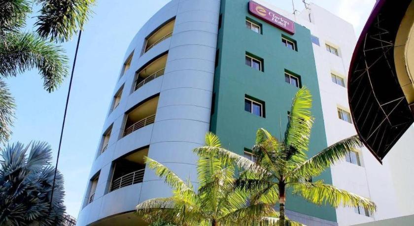 Oyo 292 The Oddy Hip Hotel Patong Esterno foto