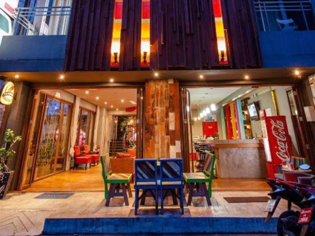 Oyo 292 The Oddy Hip Hotel Patong Esterno foto