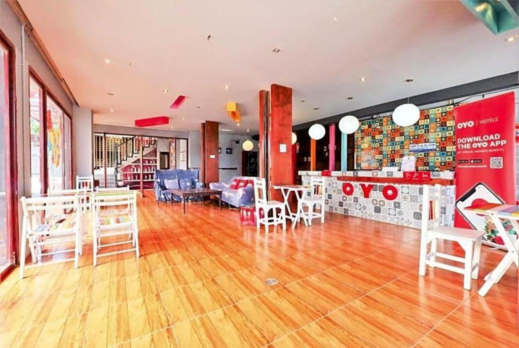 Oyo 292 The Oddy Hip Hotel Patong Esterno foto