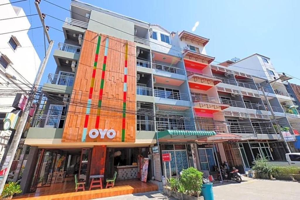Oyo 292 The Oddy Hip Hotel Patong Esterno foto