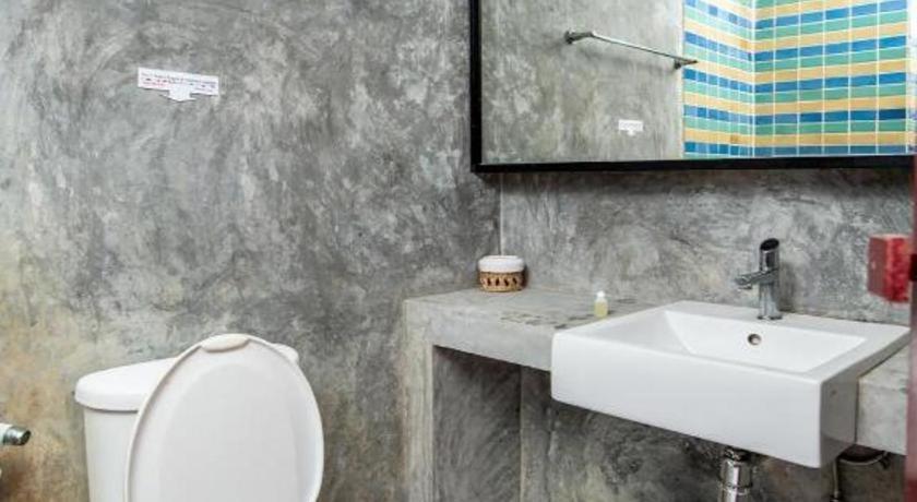Oyo 292 The Oddy Hip Hotel Patong Esterno foto
