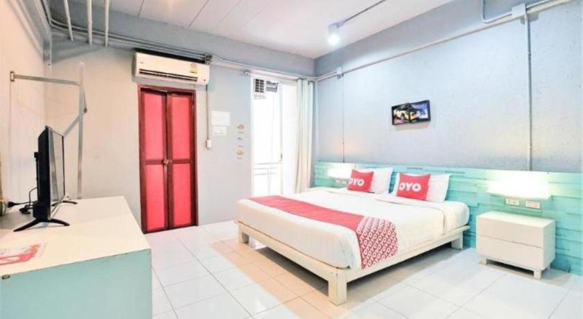 Oyo 292 The Oddy Hip Hotel Patong Esterno foto