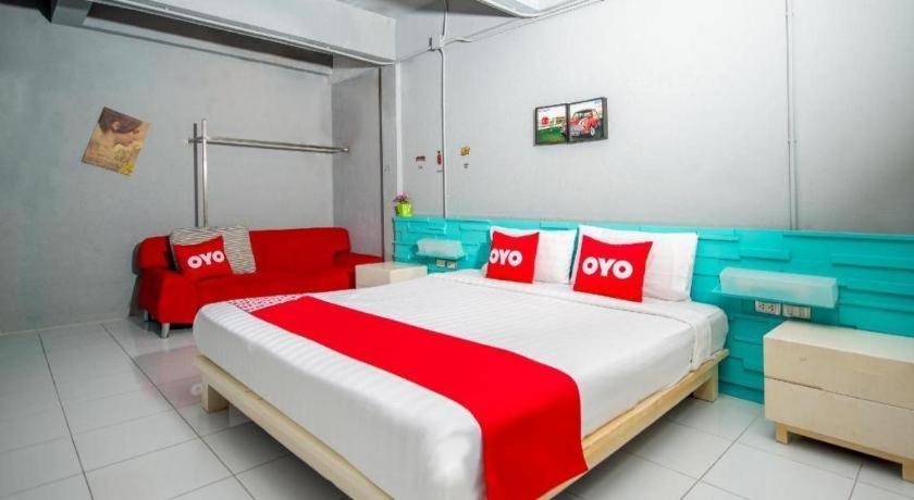 Oyo 292 The Oddy Hip Hotel Patong Esterno foto
