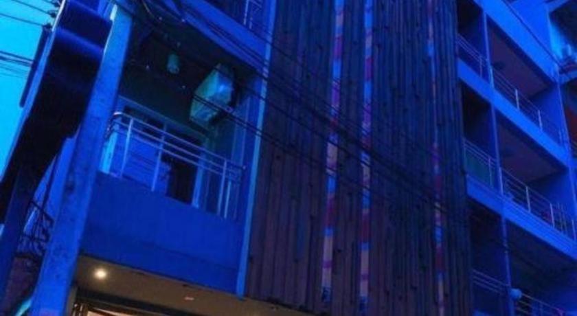 Oyo 292 The Oddy Hip Hotel Patong Esterno foto