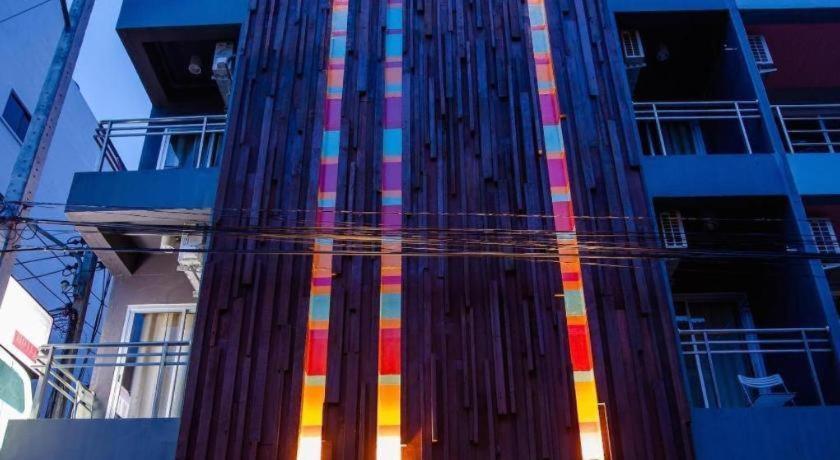 Oyo 292 The Oddy Hip Hotel Patong Esterno foto